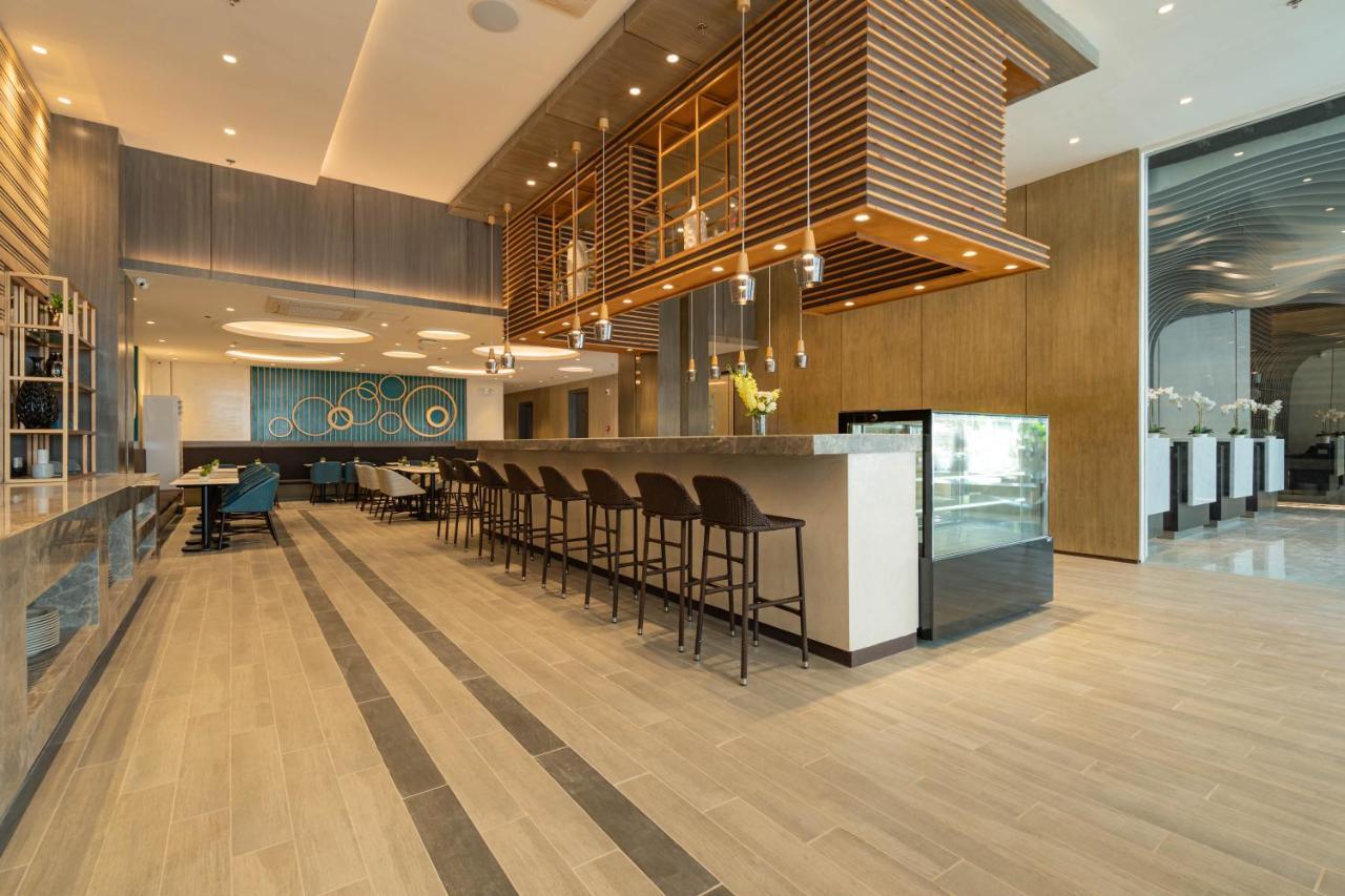 Bayfront Hotel Cebu Capitol Site Екстер'єр фото