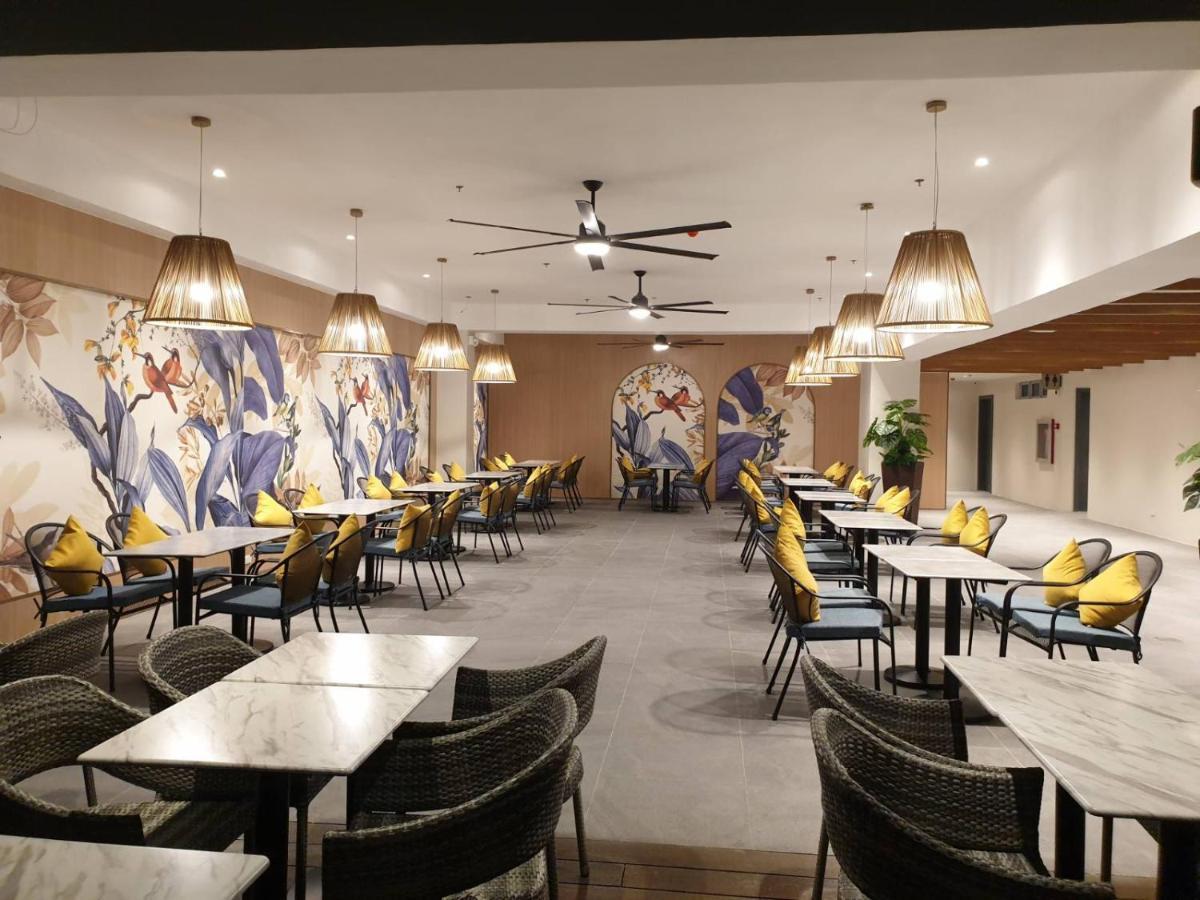 Bayfront Hotel Cebu Capitol Site Екстер'єр фото